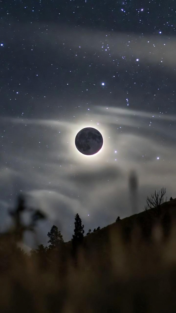 Quand la Nouvelle Lune rencontre l’Équinoxe